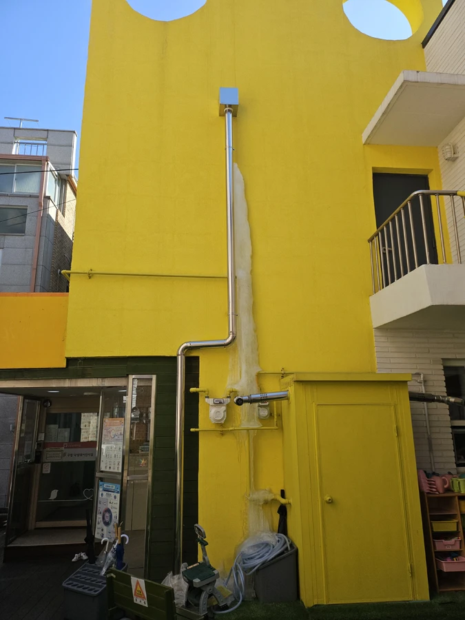 인천 지붕 물받이 처짐 보수 시공 전 - 드레인 웍스